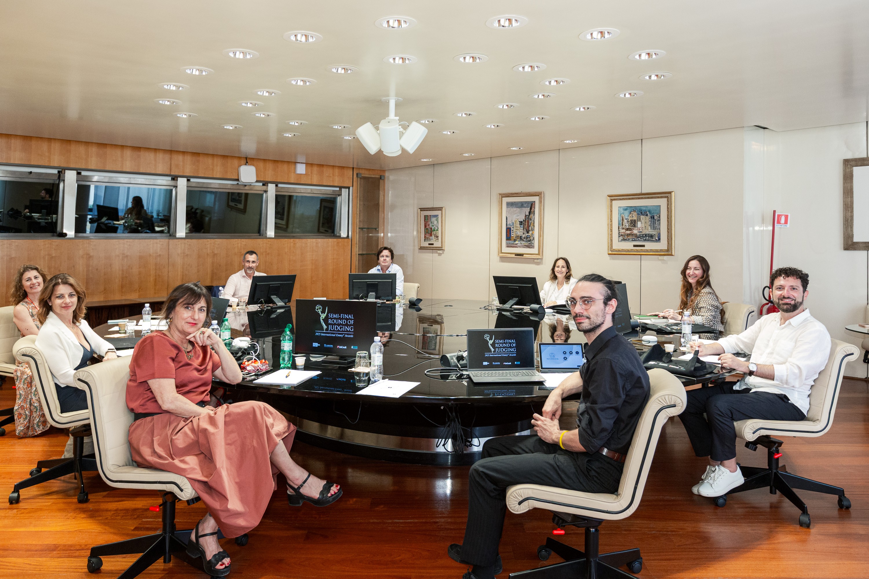 21-dhub-inter-emmy-awd-2025-0003jpg_qLr.jpg